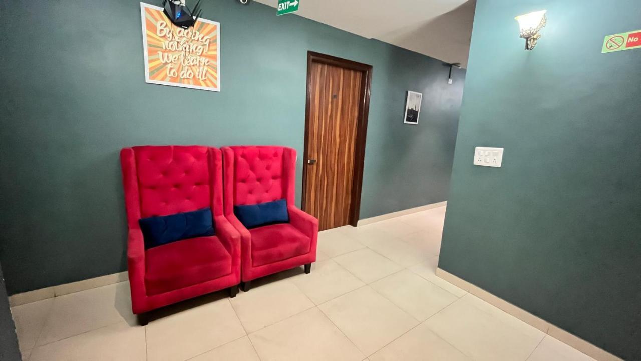 Qotel Hotel Church House Rohini Sector 15 Delhi  Exterior photo